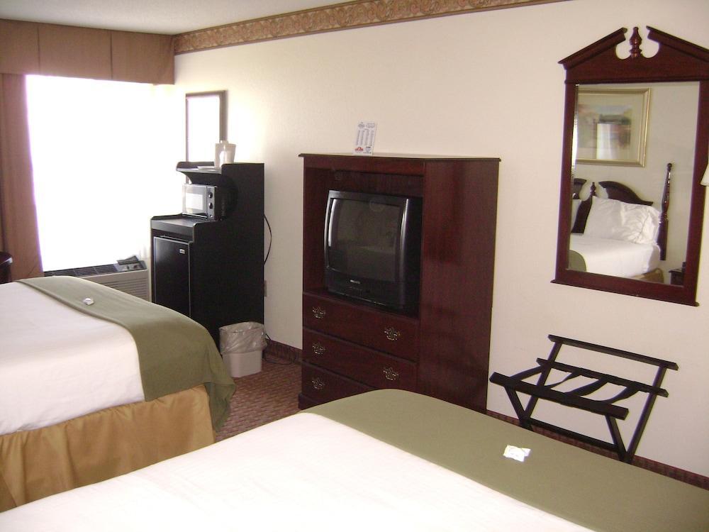 Holiday Inn Express Wilson I-95 By Ihg Екстер'єр фото