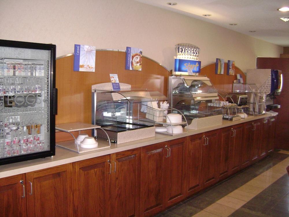 Holiday Inn Express Wilson I-95 By Ihg Екстер'єр фото